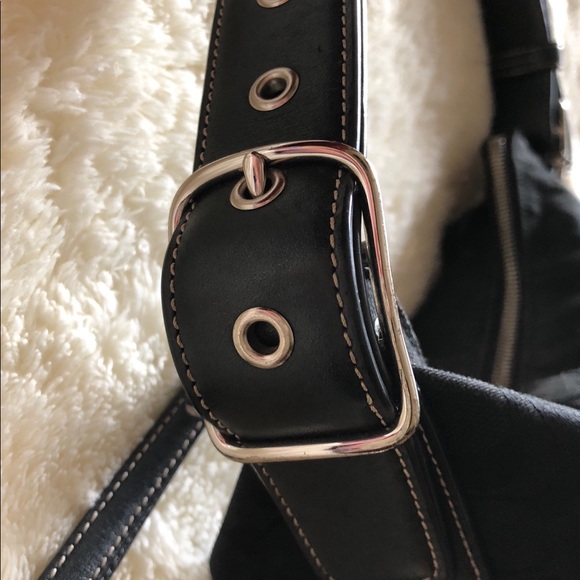 Coach Vintage Black Canvas/Leather Shoulder Bag - Picture 4 of 8